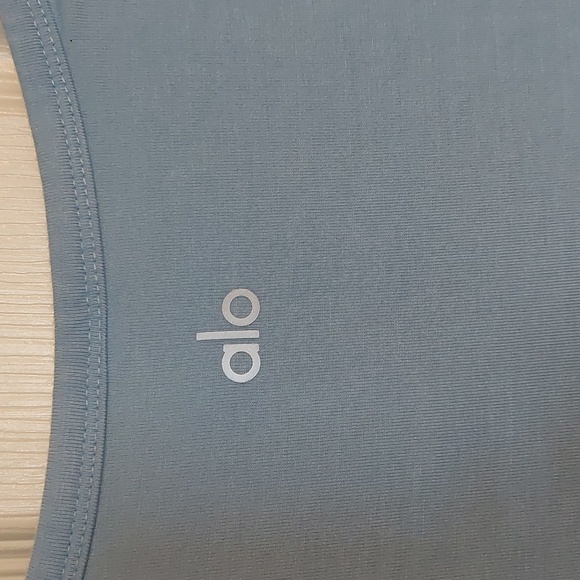 ALO Yoga Cover Cropped Tank Top - Picture 6 of 6